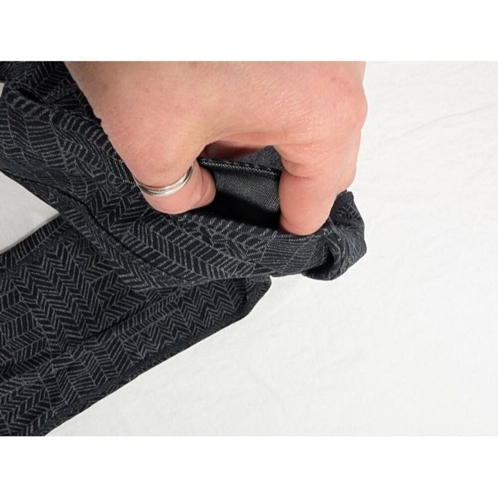 Prana Leggings Womens Medium Black Gray Geo Print Activewear Athletic Outdoor T3 - Picture 5 of 8
